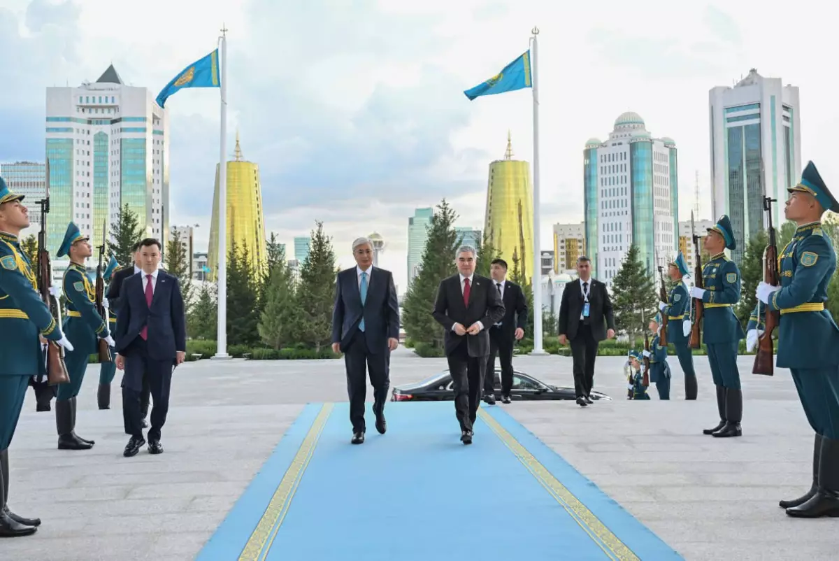 Президент Казахстана выразил признательность Гурбангулы Бердымухамедову