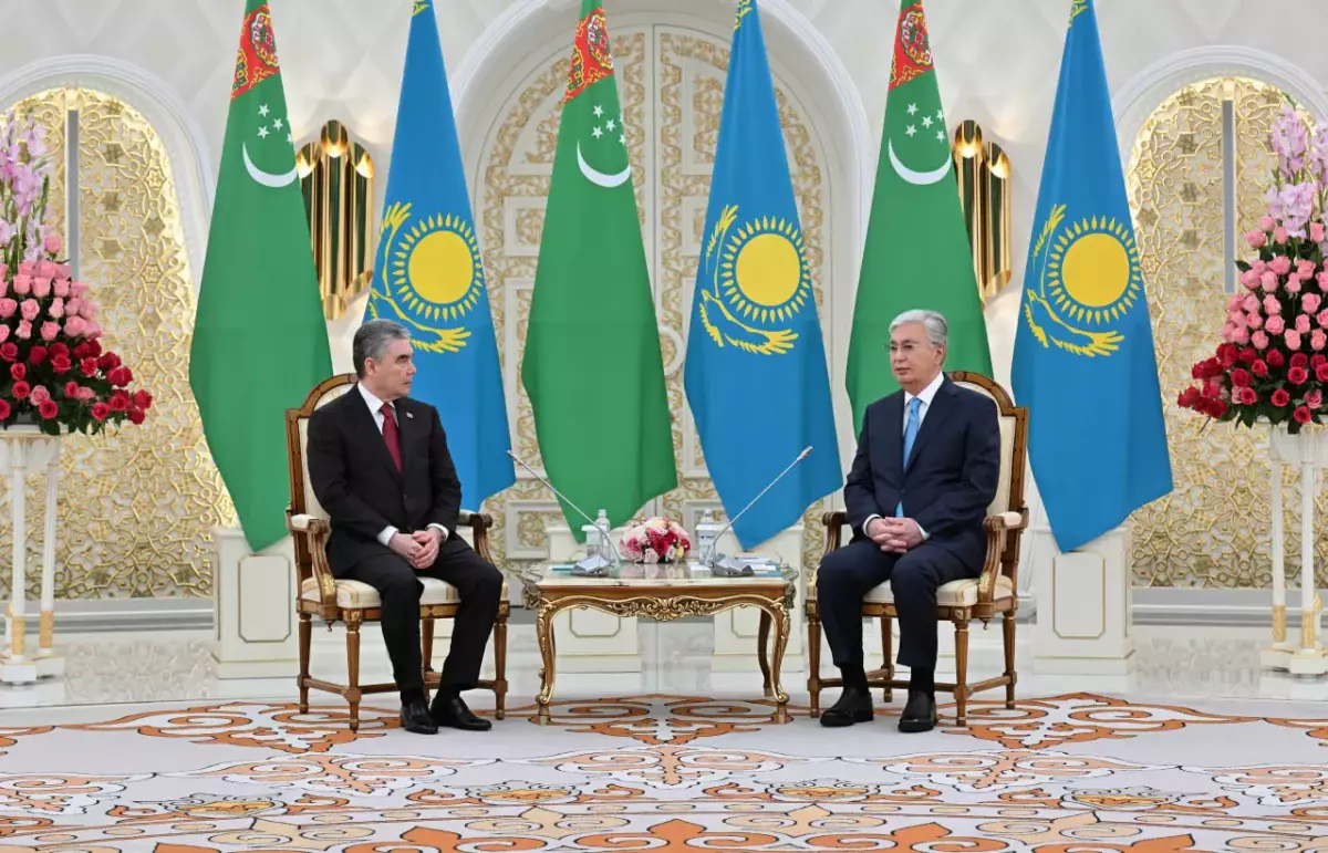 Токаев провел встречу с председателем Халк Маслахаты Туркменистана