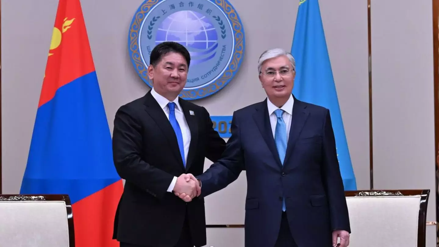 Президент Монголии пригласил Токаева посетить страну с государственным визитом