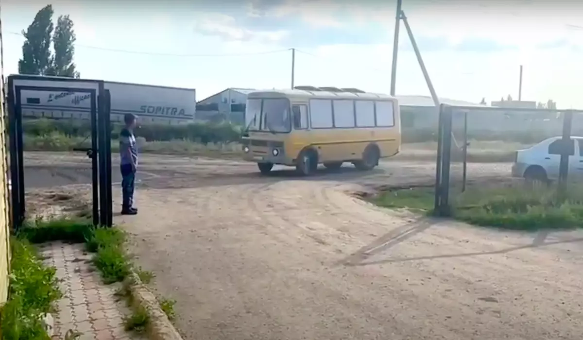 Водитель автобуса без водительских прав возил пассажиров в Актобе