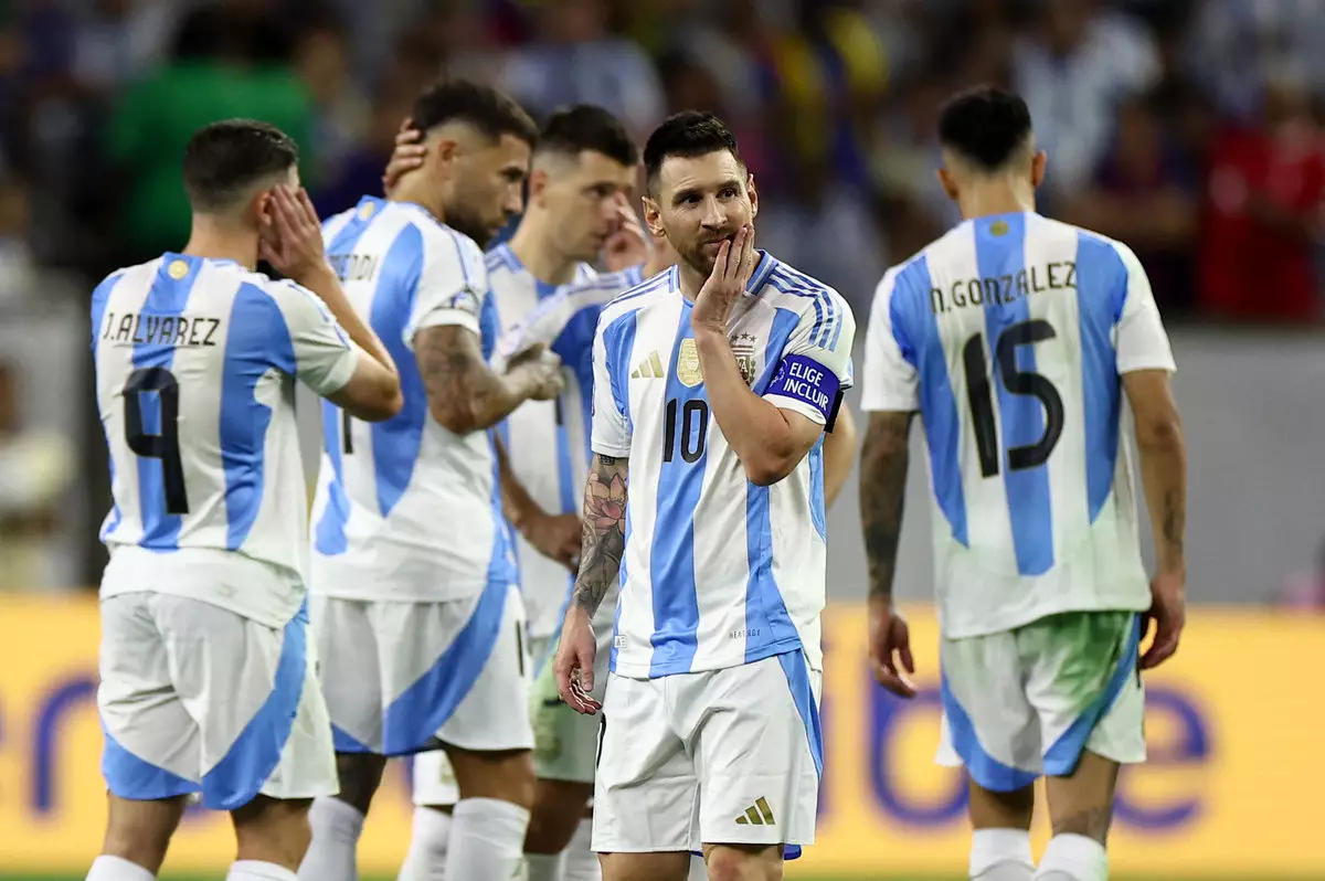 Паненка Месси поставила Аргентину на грань катастрофы. От кошмара чемпионов мира спас великолепный Мартинес