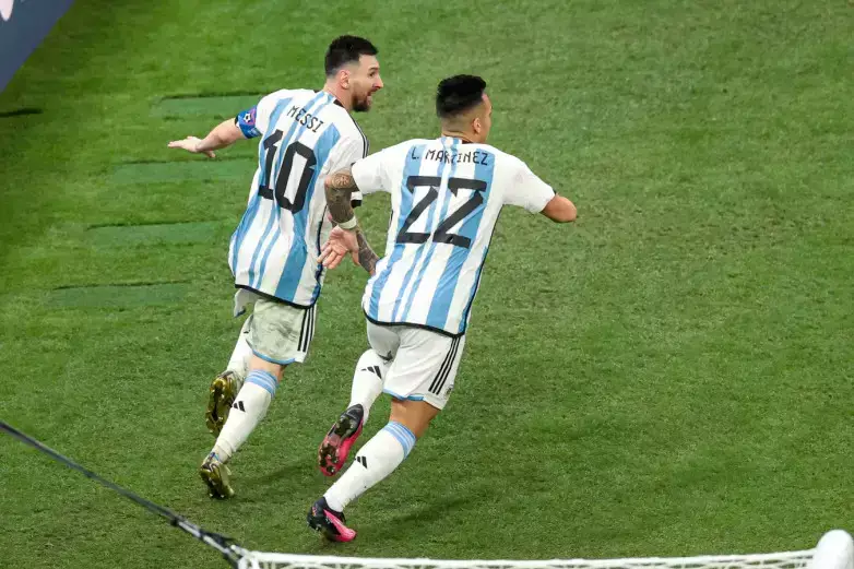 Аргентина Америка кубогының жартылай финалына шықты