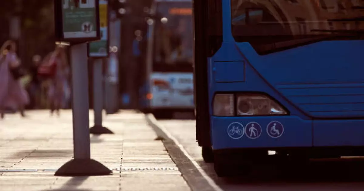   Жол ақысын төлей алмаған жасөспірімдерді автобустан түсіруге тыйым салынады   