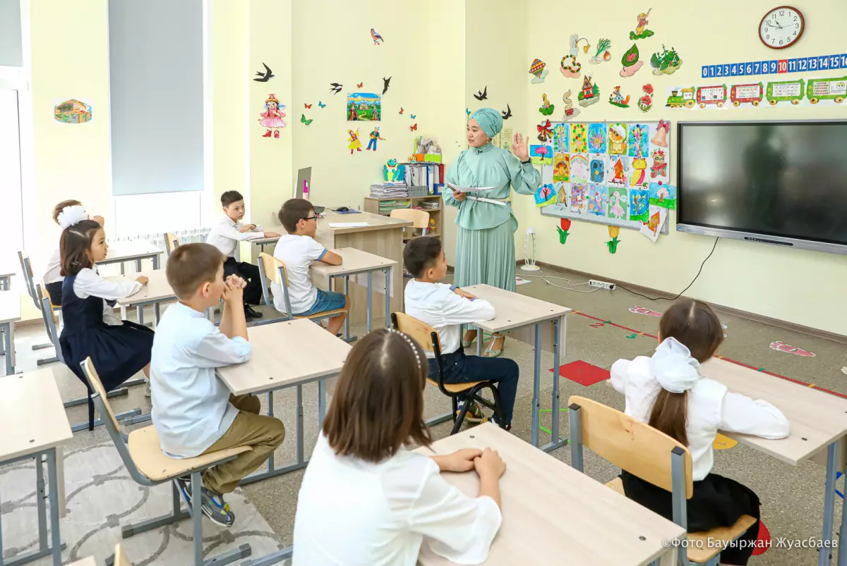 В четырёх регионах Казахстана достигнут 100-процентный приём в первые классы