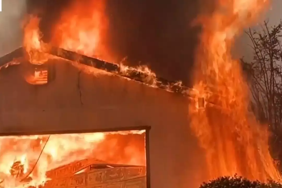 Пожары в Калифорнии: тысячи жителей остались без жилья