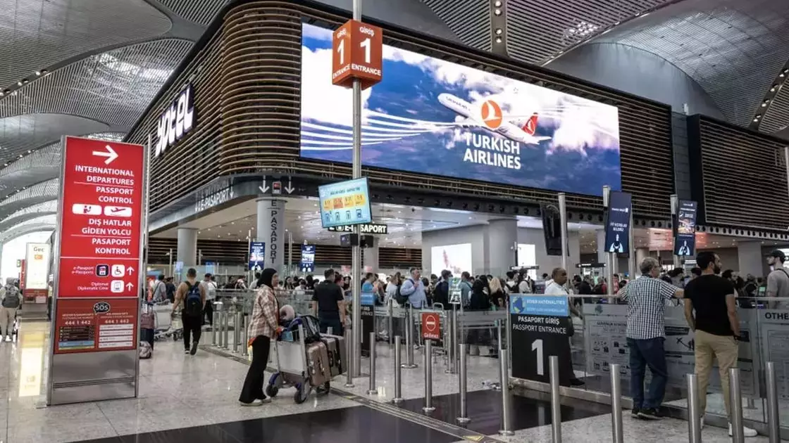 Правила досмотра пассажиров ужесточат в турецких аэропортах