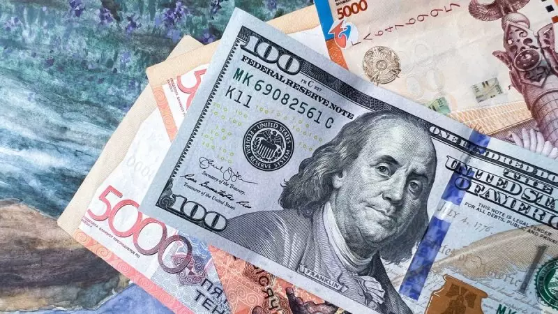 Курс доллара вырос до 476 тенге в Казахстане