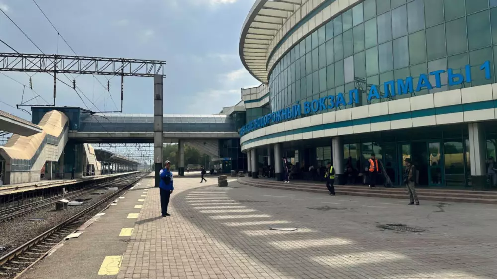 "Искусственный дефицит". Начальника вокзала Алматы отстранили от работы