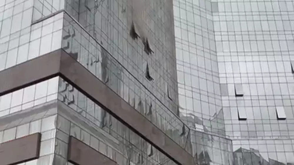 Пожар в бизнес-центре "Нурлы тау" в Алматы: оперативный отчет