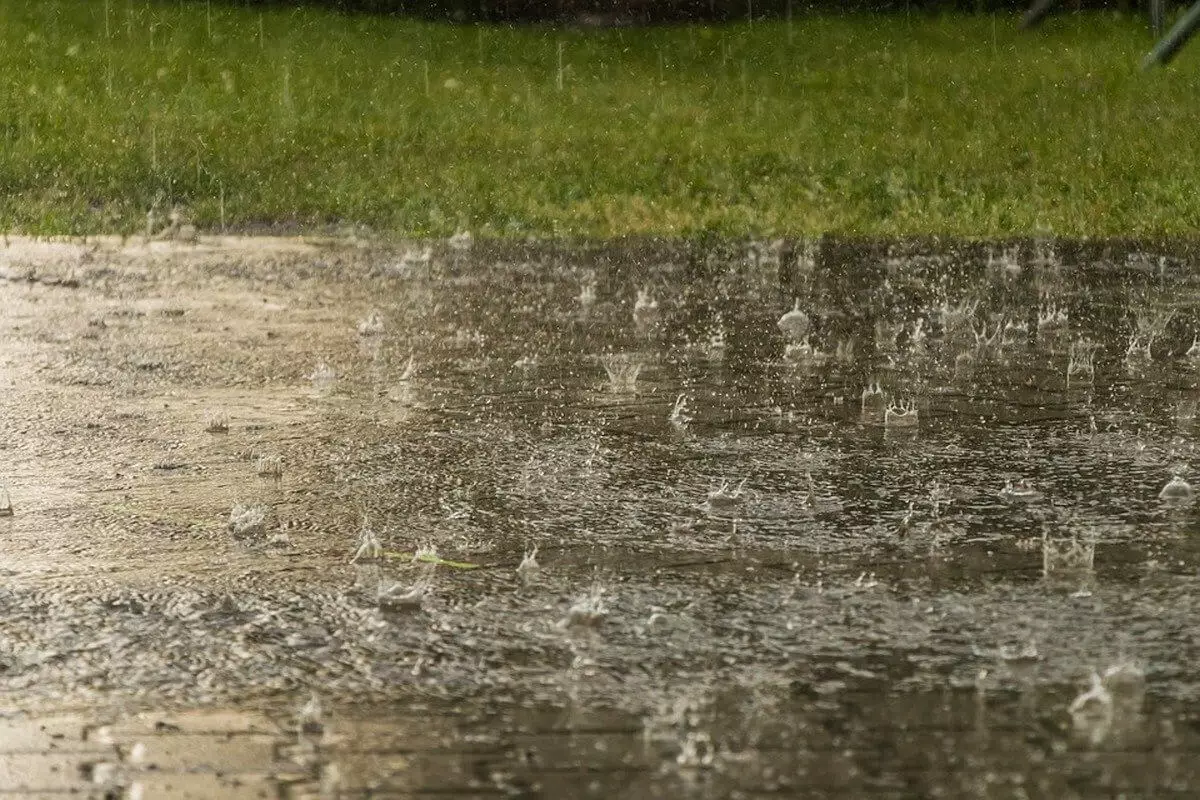 Из-за дождей с грозами на большей части РК объявлено штормовое предупреждение