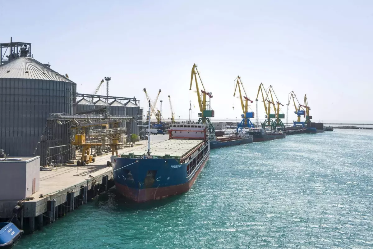 Морскому порту в Актау хотят придать международный статус