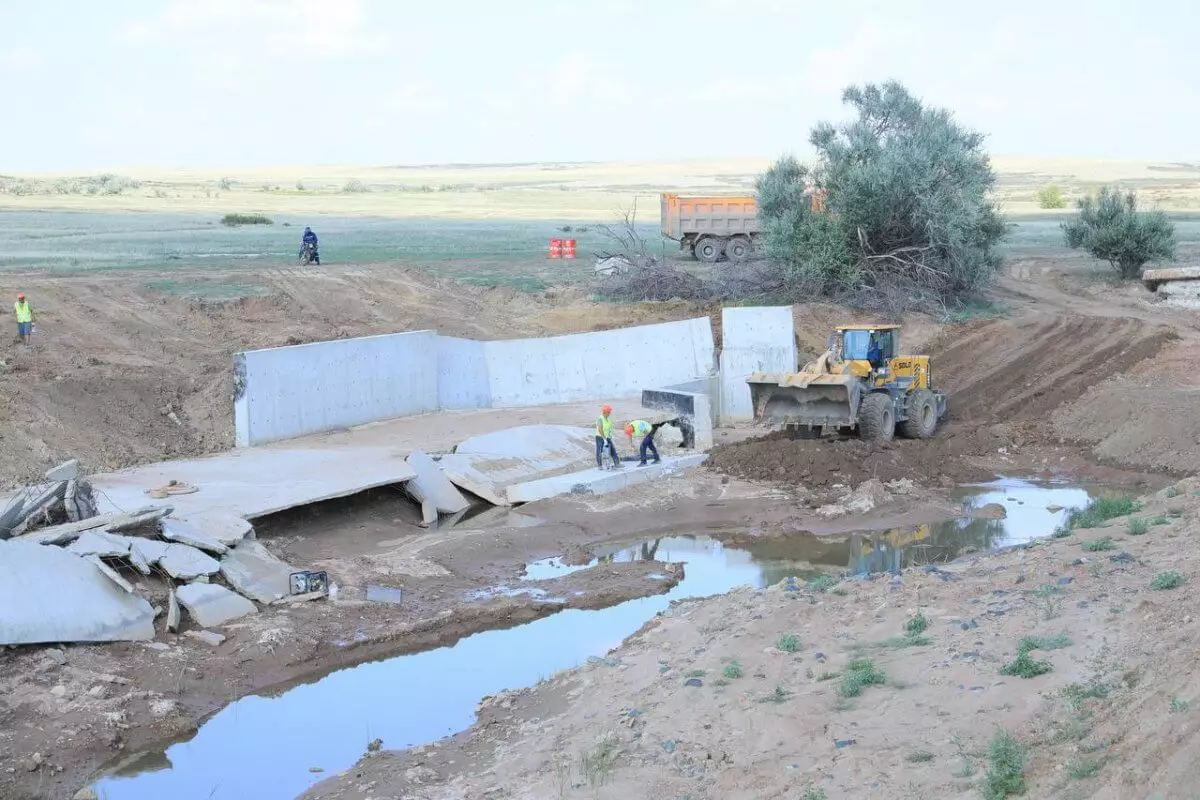 Плотина почти за 280 млн тенге не выдержала паводков в Актюбинской области