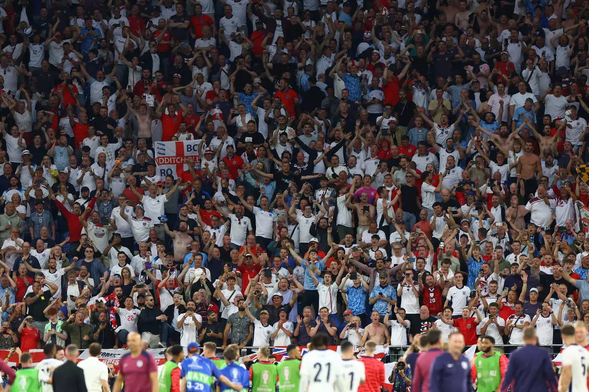 Английские и немецкие фанаты устроили потасовку после матча Евро-2024