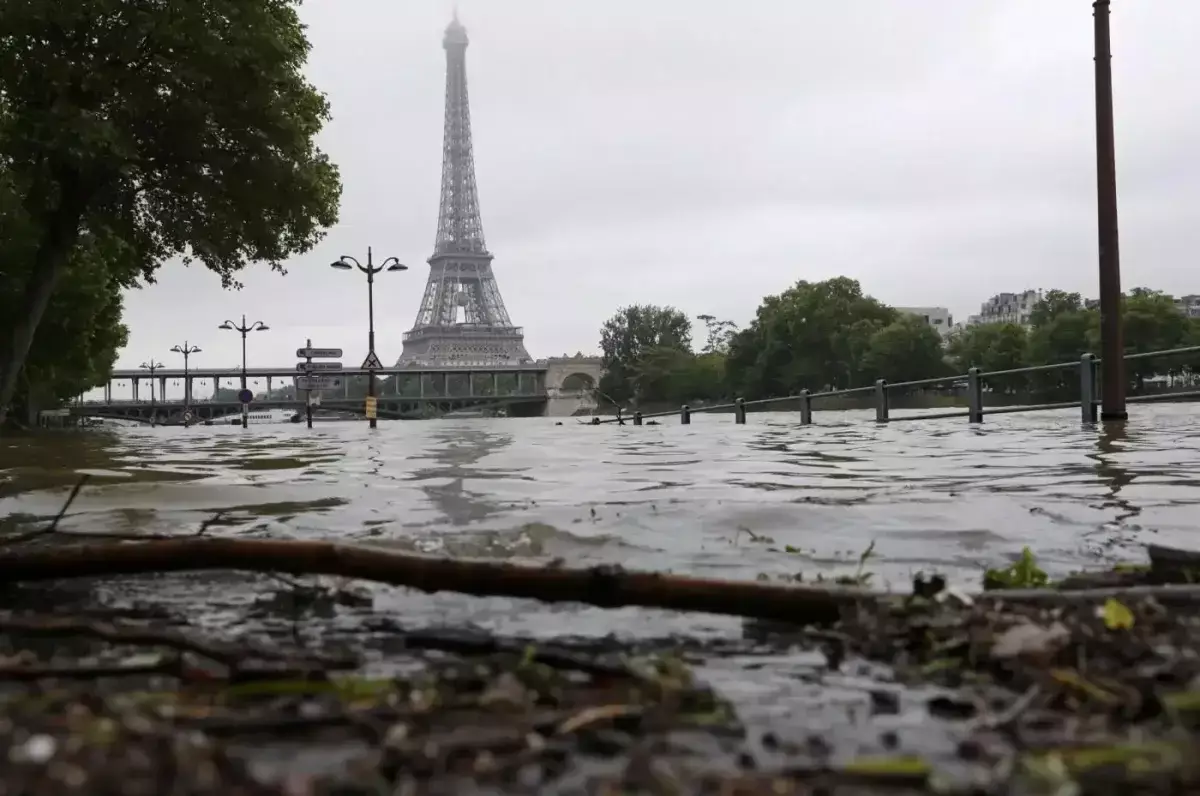 Париж не готов к Играм-24? Олимпийские надежды тонут в грязной Сене
