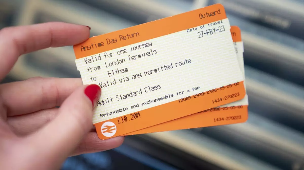 Незаконную перепродажу билетов на поезда выявили в частной кассе