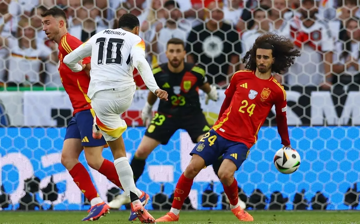 Титов о матче Испания — Германия: «Для меня рука Кукурельи — это пенальти»