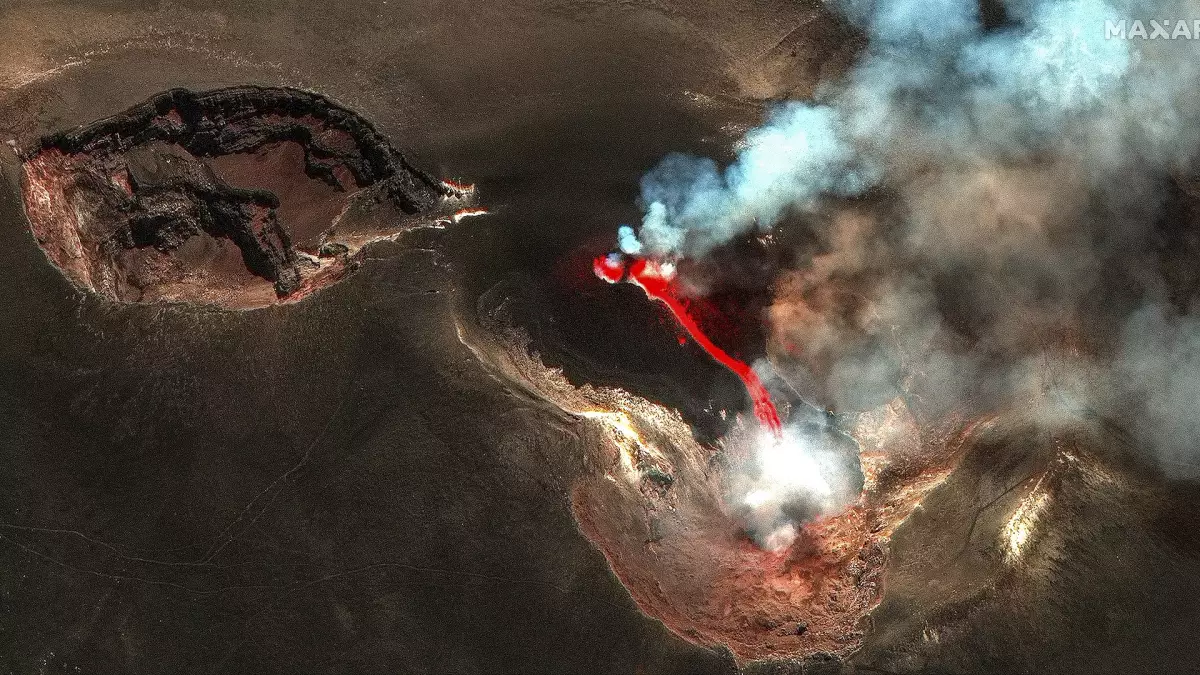 Вулкан Этна вновь извергается в Италии