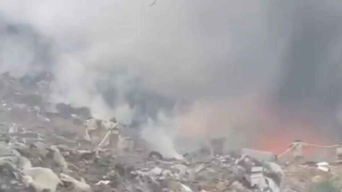 Пожар произошел на свалке в Астане