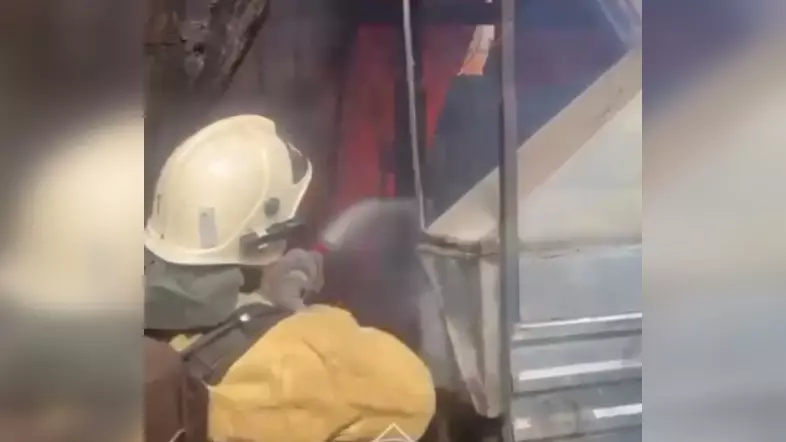 Сильный пожар в шашлычной ликвидировали огнеборцы Алматы