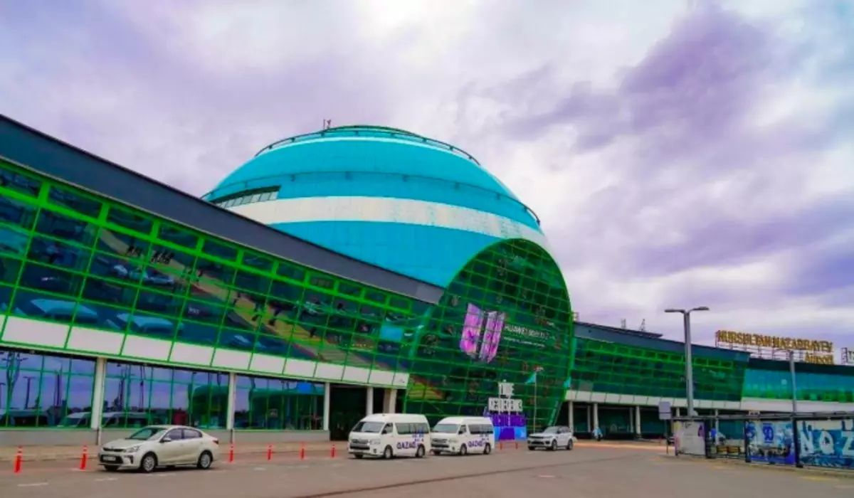 «За миллиарды построили, но течем»: терминал аэропорта Астаны затопило (ВИДЕО)
