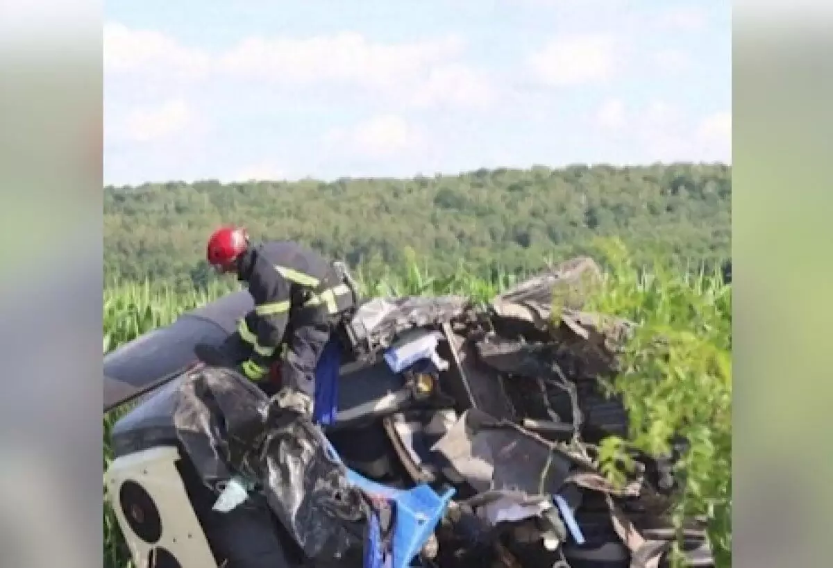 Бензовоз врезался в маршрутку с пассажирами в Украине: выжил только один человек