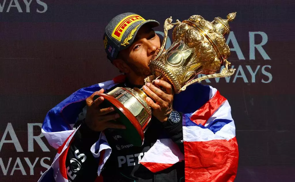 Льюис Хэмилтон впервые c 2021 года выиграл этап «Формулы-1»