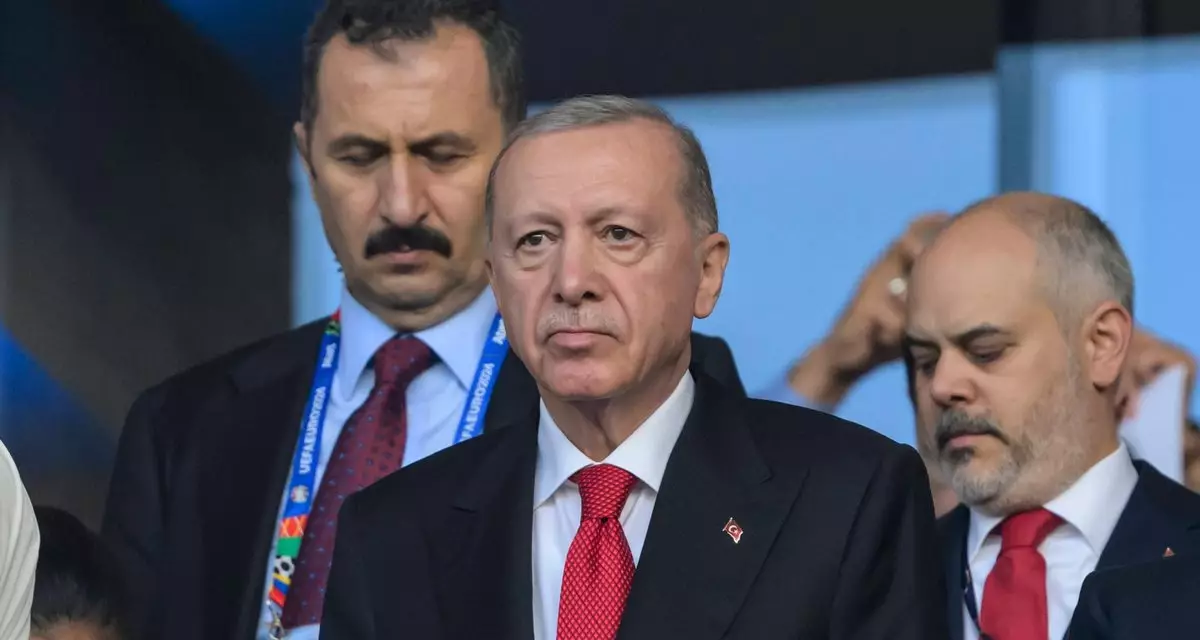 «Это наказание Турции как нации». Эрдоган зол на УЕФА из-за дисквалификации Демирала