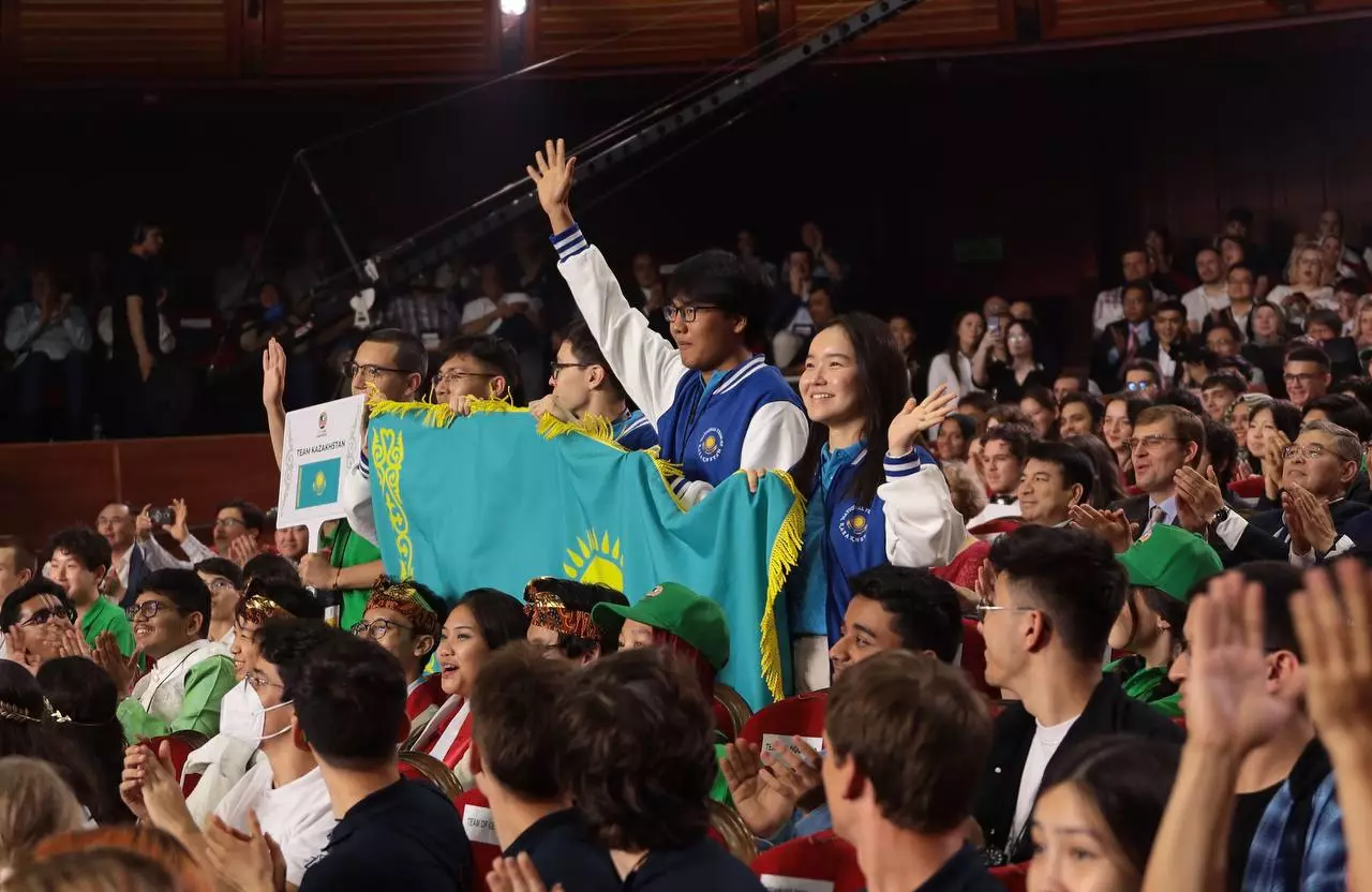 В Казахстане стартовала престижная международная олимпиада по биологии