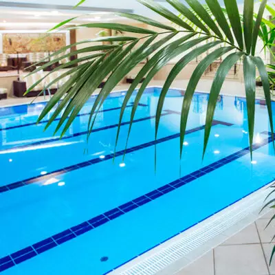 Астанчанка отсудила у крупного отеля 1,3 млн тенге за травму в бассейне