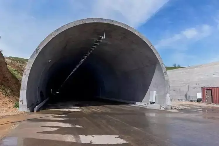 Самый длинный автомобильный тоннель в Казахстане сдадут в эксплуатацию в июле