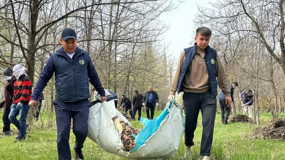 «Таза Қазақстан». Талас өзенінің жағалауы күл-қоқыстан тазартылады