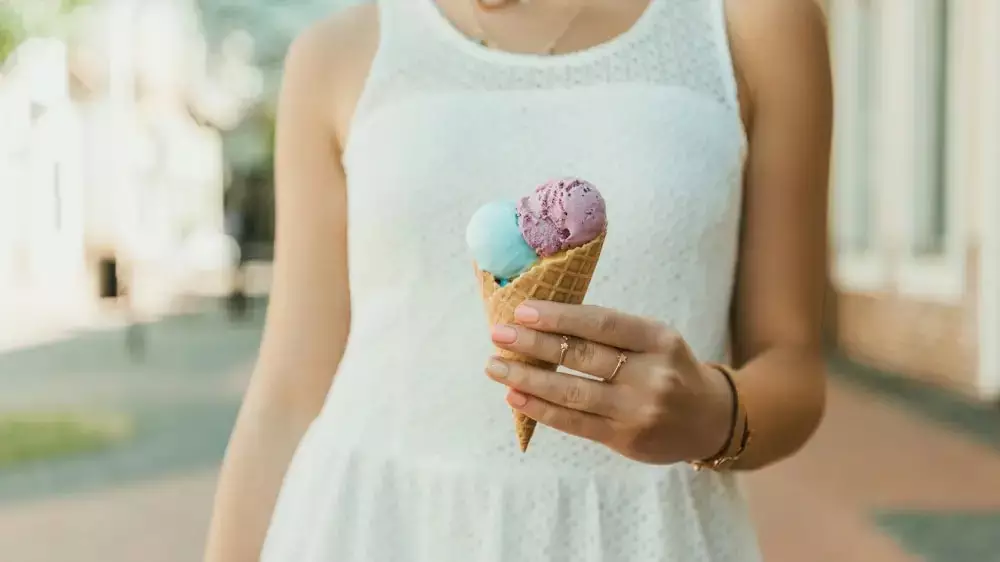 Диетологи раскрыли неожиданные свойства мороженого