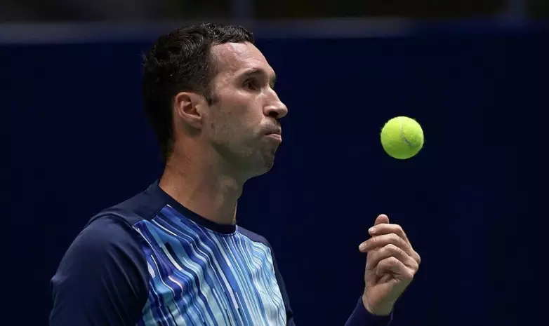 Теннисист из Казахстана не смог выйти в четвертьфинал турнира в Германии