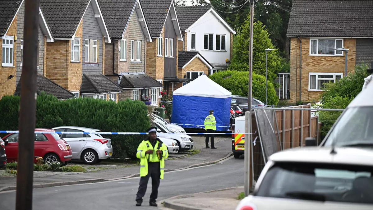 Тройное убийство из арбалета: семью комментатора BBC расстреляли в собственном доме
