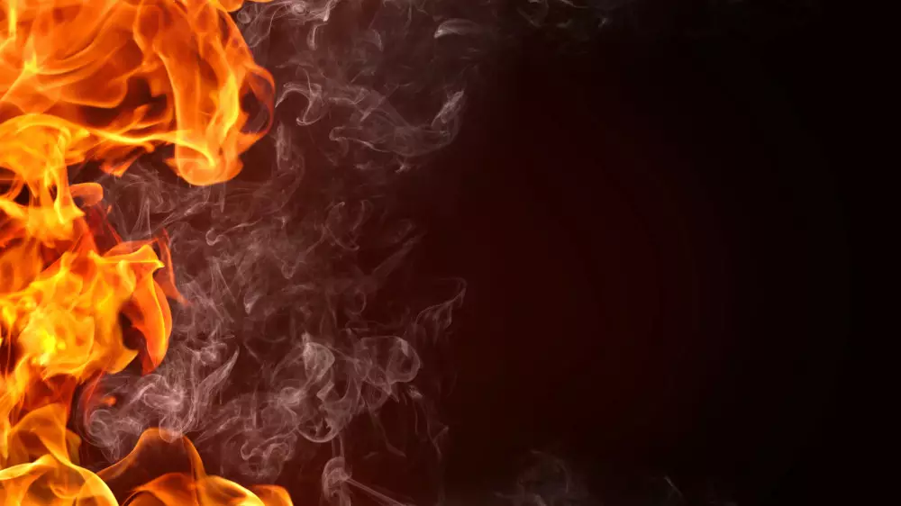 Продуктовый магазин горел в Актобе: семь человек спасли из пожара