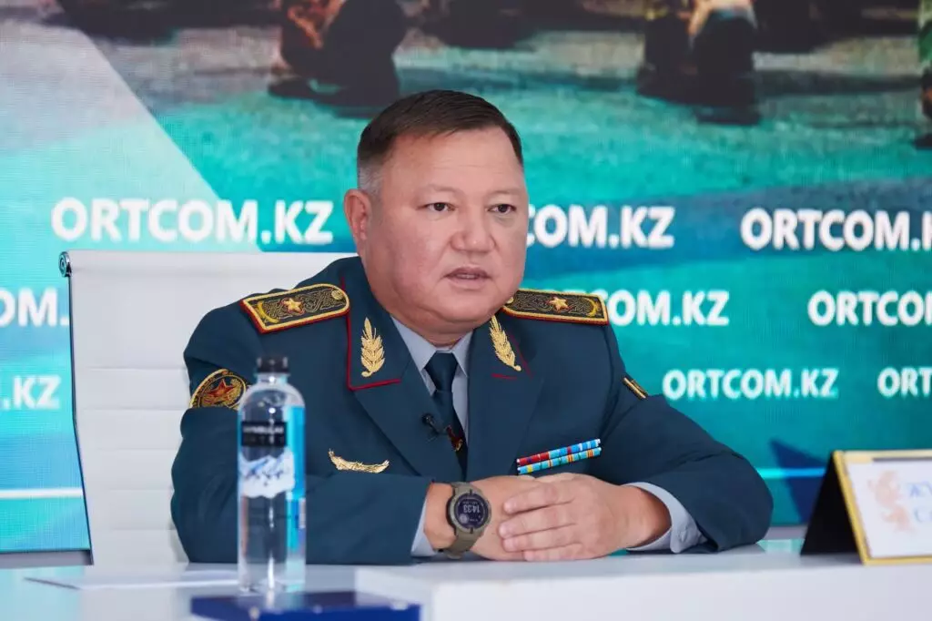 «Нужно отходить от дедовщины» — казахстанский генерал о службе в армии
