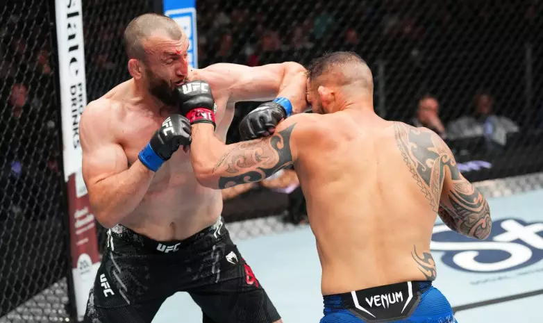 Драмой завершился бой "Короля кунг-фу" из России в весе Шавката Рахмонова в UFC