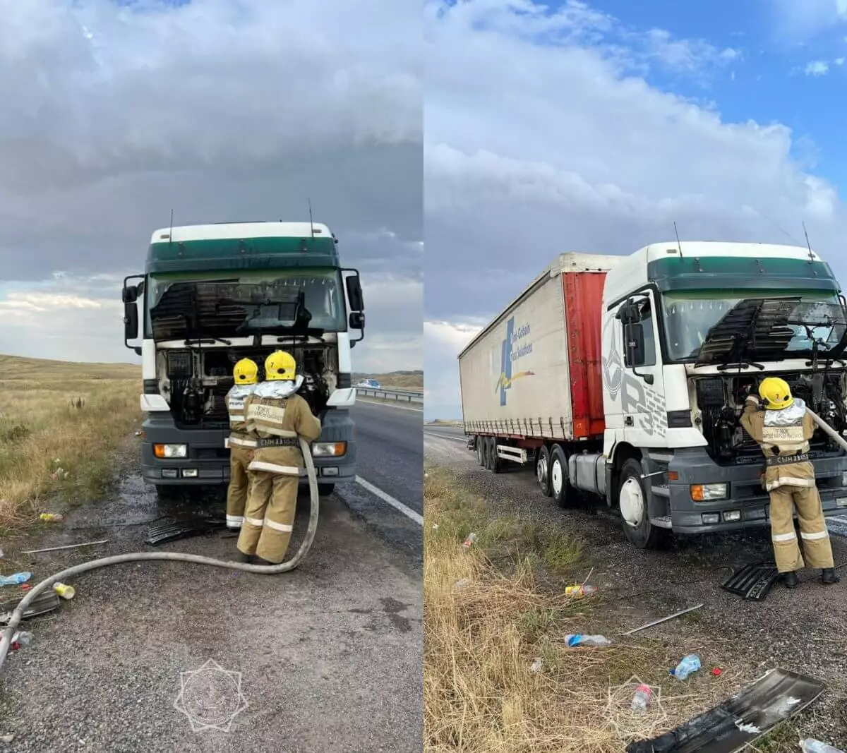 Грузовик сгорел на трассе в Жамбылской области