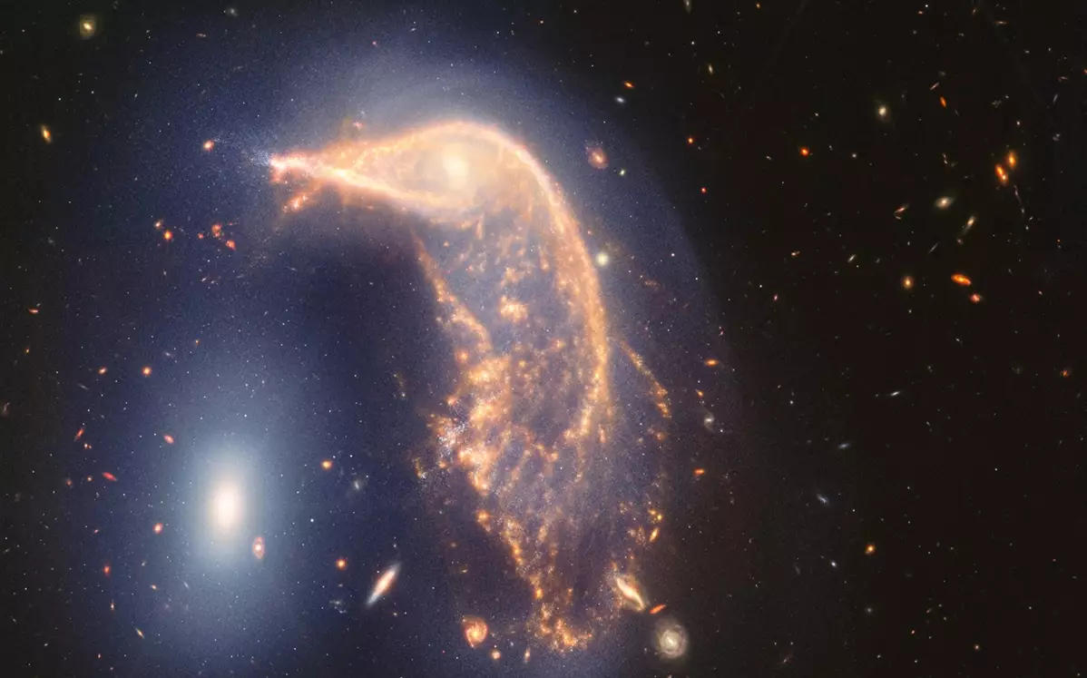 Слияние двух галактик зафиксировал телескоп NASA