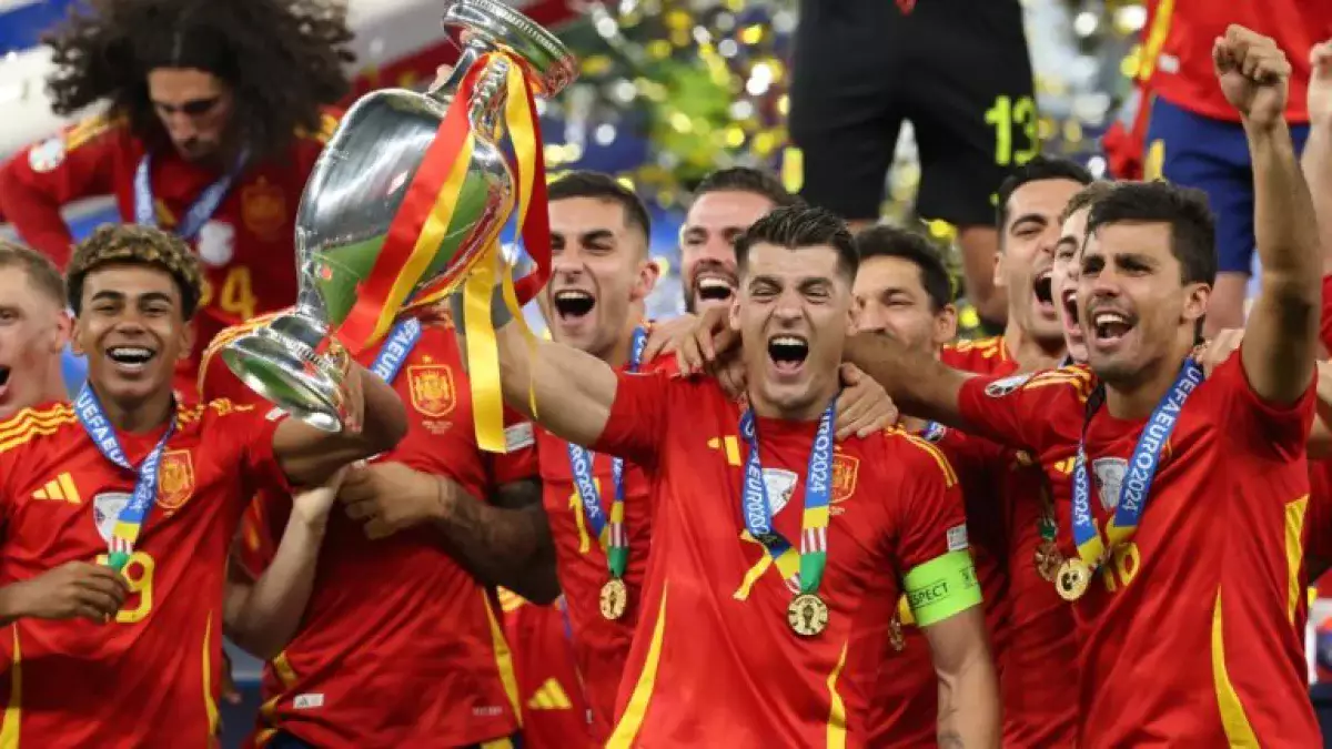 Испания в четвертый раз стала чемпионом Европы по футболу