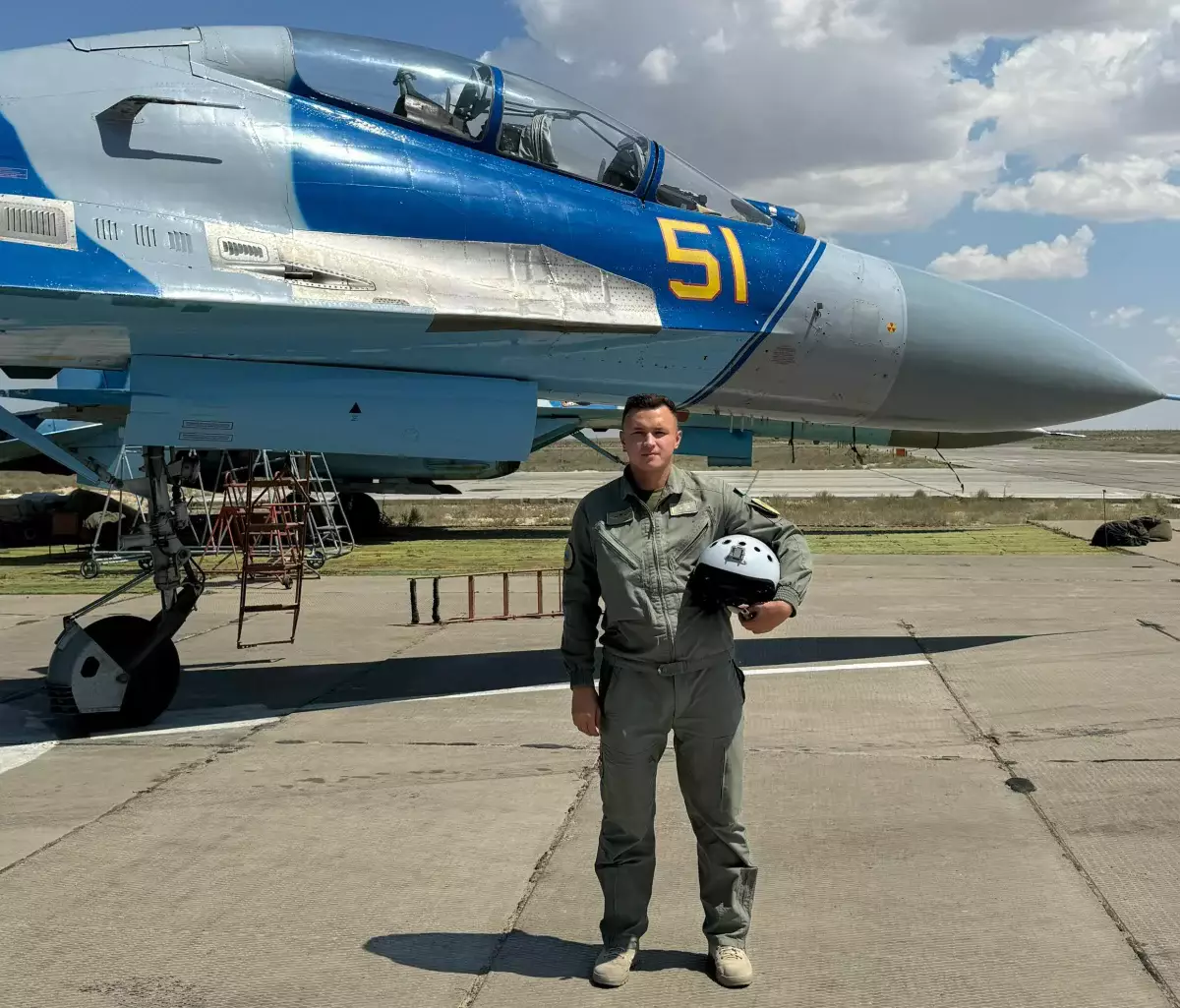О том, как мечта юности стала профессией, рассказал летчик Вооруженных сил Казахстана