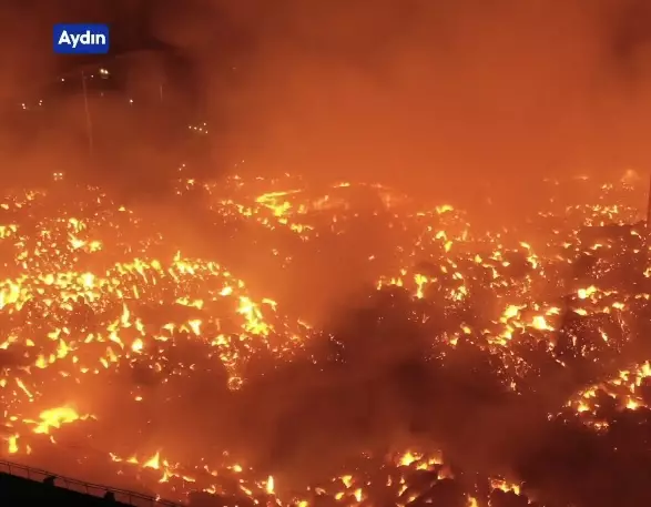 Төрт күннен бері қағаз зауыты өртеніп жатыр