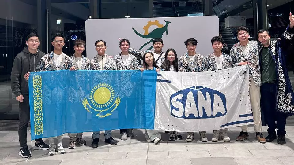 Школьники из Алматы получили две награды на чемпионате по робототехнике в Австралии