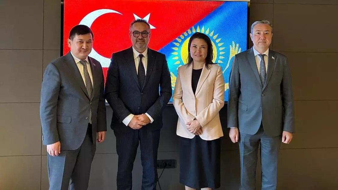 Казахстанский дипломат встретилась в Стамбуле с турецкими инвесторами