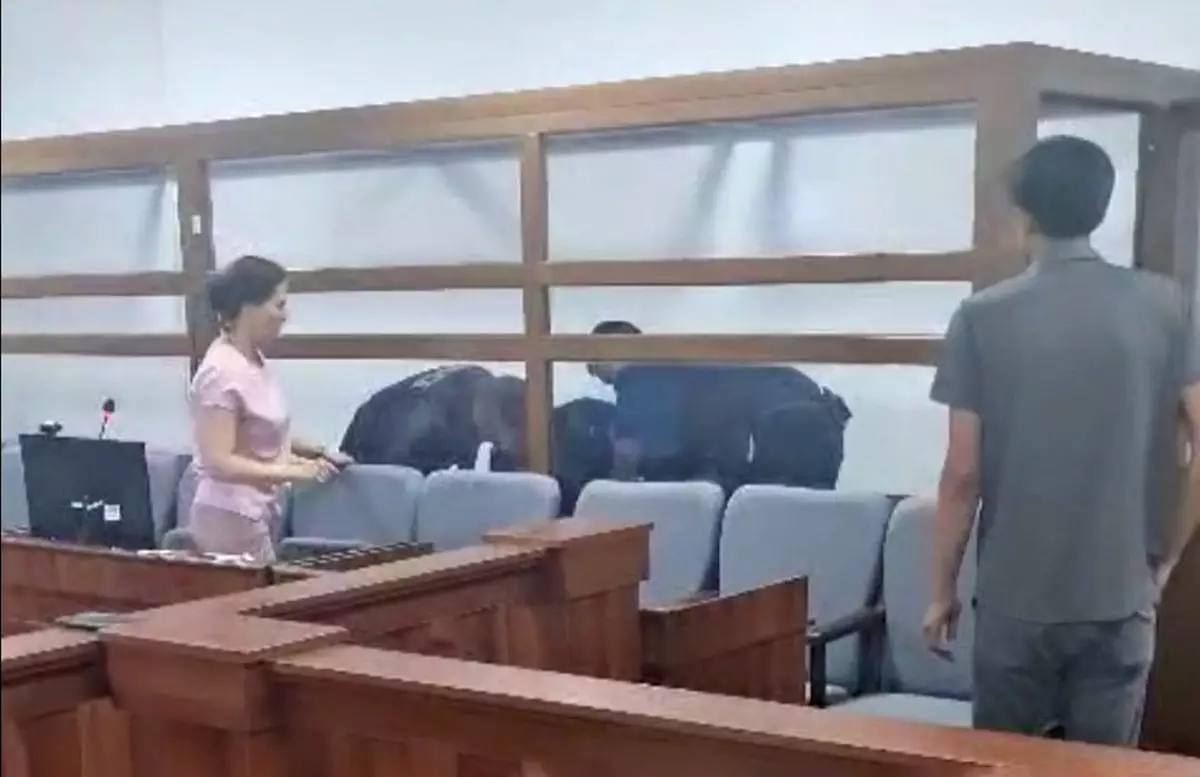 Осужденный за убийство Миланы Давыдовой нанес себе раны в суде