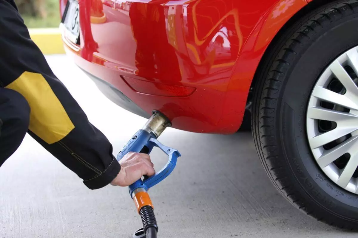 Ответственность за нарушения при переводе автомобилей на газ ужесточат в Казахстане