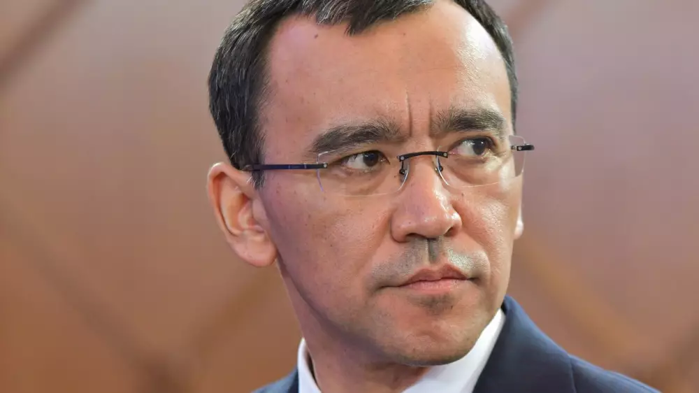 Ашимбаев высказался о периоде "двоевластия" и неопределенностей