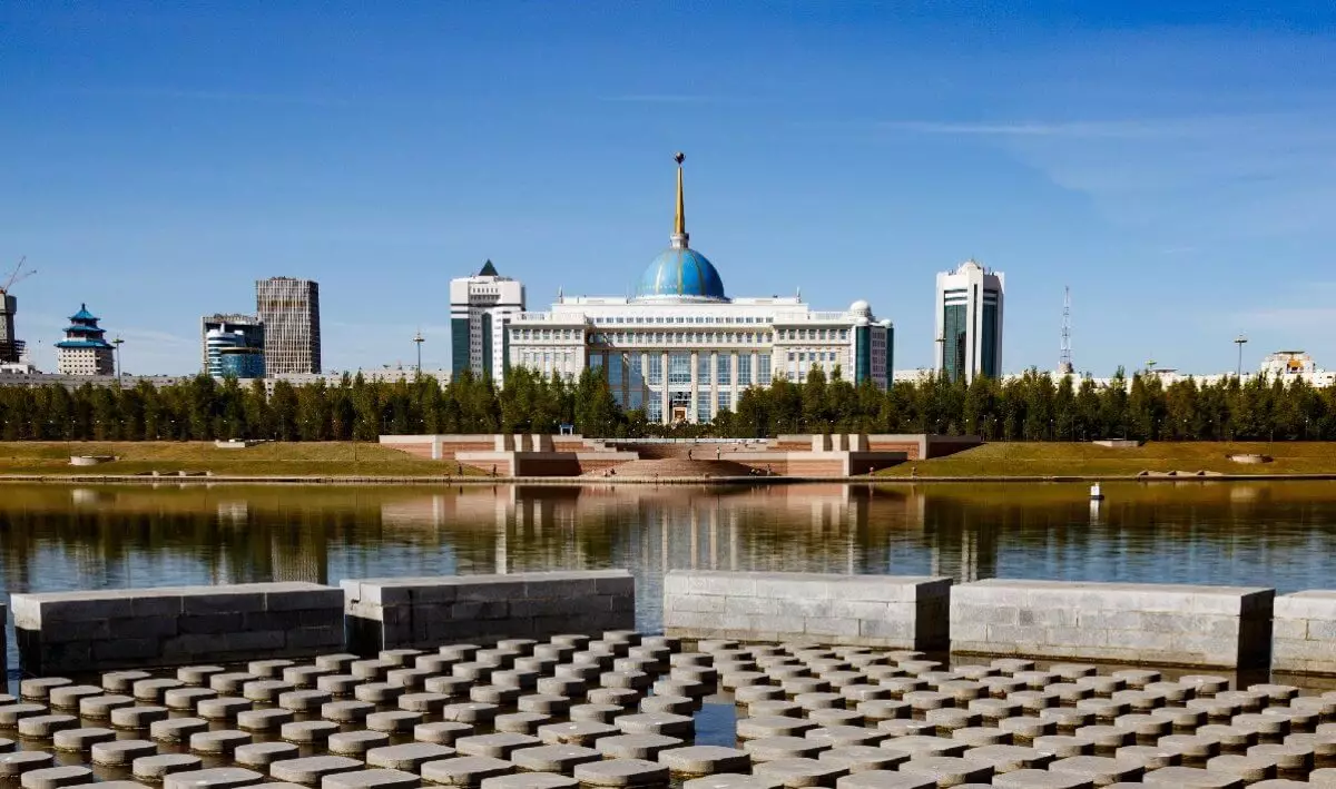 На Казахстан воздействуют разновекторные силы – Ашимбаев