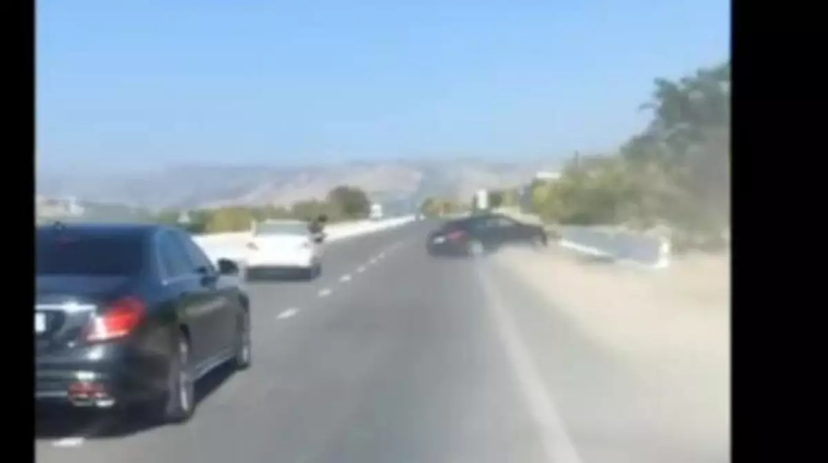 Свадебный автомобиль попал в ДТП в Узбекистане. ВИДЕО