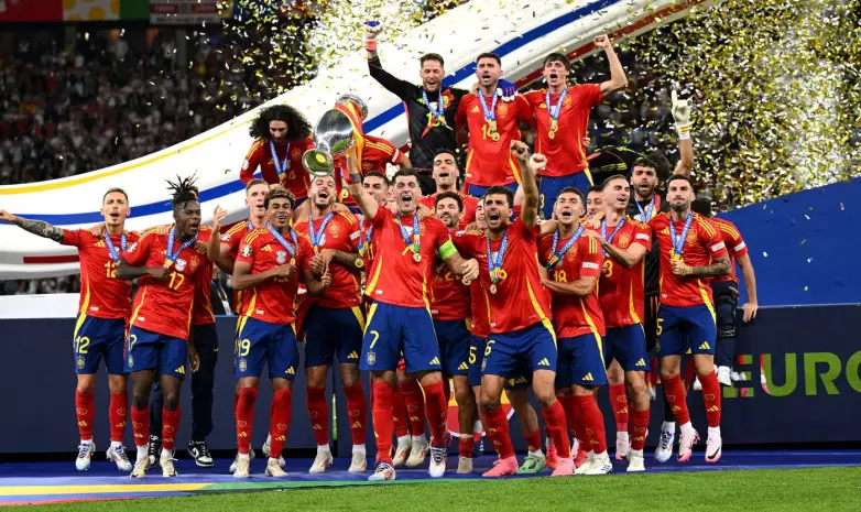 Испанцы 23 года не проигрывают финалы